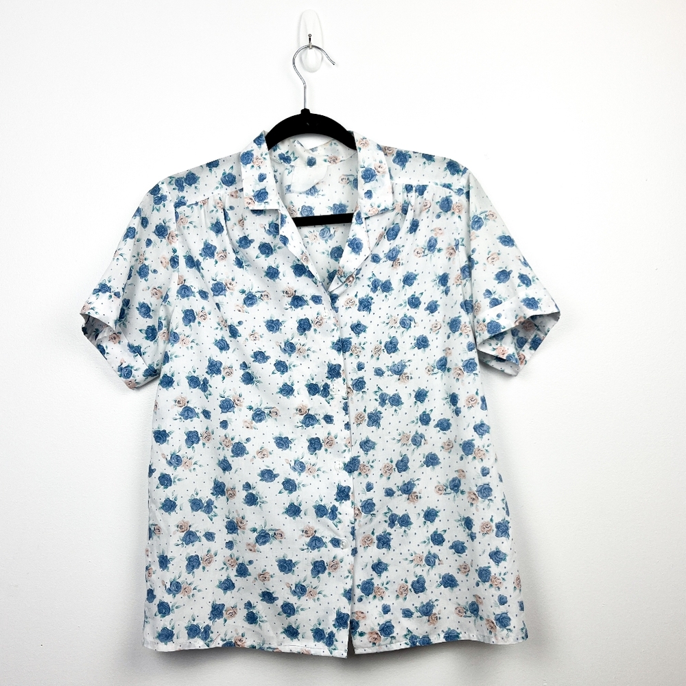 🐈‍⬛💕Vintage Floral White And Blue Short Sleeve Button-Up Shirt